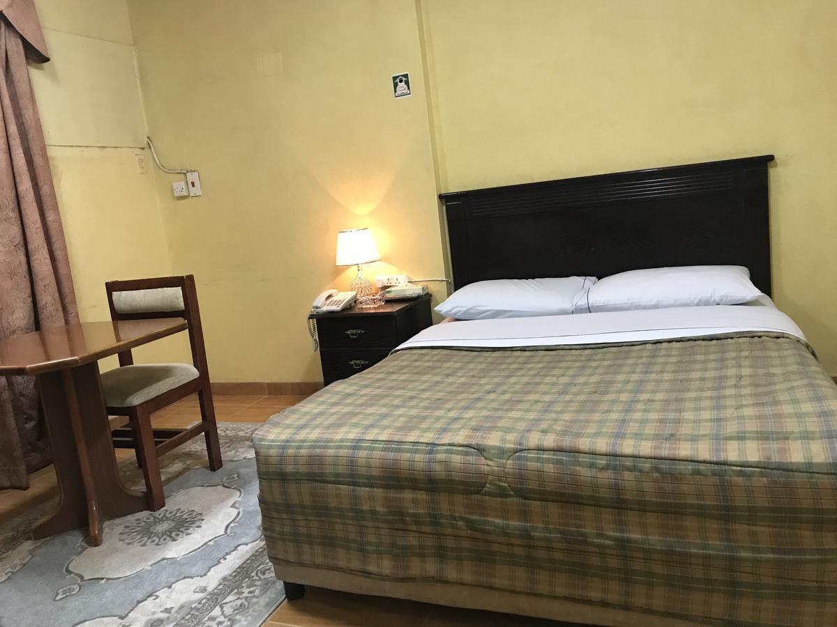 Al Musafer Hotel Riyadh Riad Exterior foto